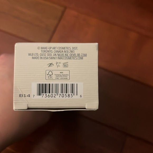 MAC Hyper real fresh canvas cream to foam cleanser - Picture 2 of 2